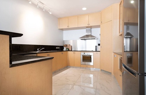 Launceston CBD Apartamento | Luxury Waterfront Stay!
