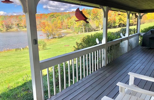 Jewett Casa | Luxury waterfront ski cabin, 4-bedroom house and office, monthly only