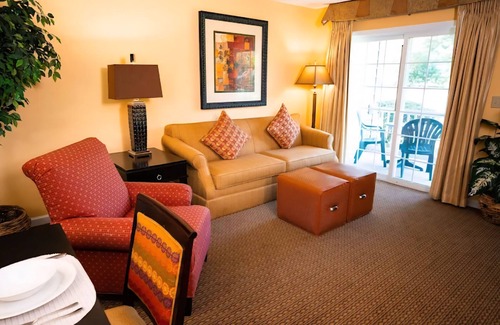 Williamsburg Complejo | “Luxury Williamsburg Resort Retreat Minutes from Historic Sights & Parks”