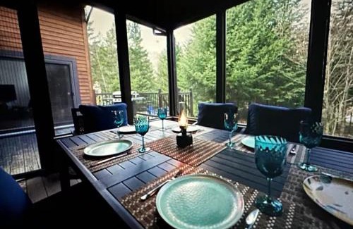 St-Adolphe-d'Howard Chalet De Esquí | Luxury with hot tub 300mbps Wifi Games & more !