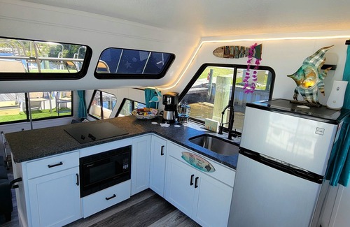 Panama City Alquiler De Eote | Luxury Yacht! Incredible Views! Close to Downtown!