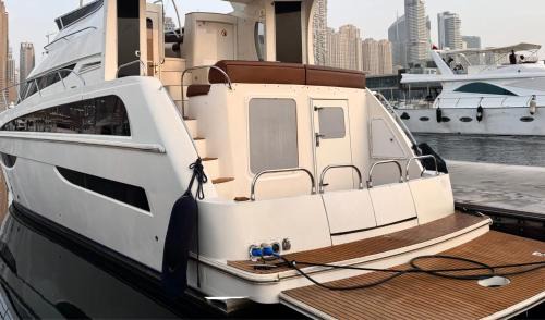 Dubai Marina Alquiler De Eote | Luxury Yacht SAFIYAH