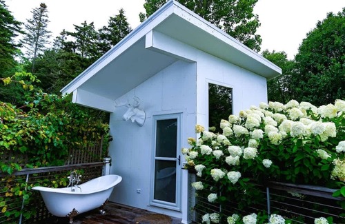 Friendship Casa | Luxury Yurt at Seaside Farm in Friendship