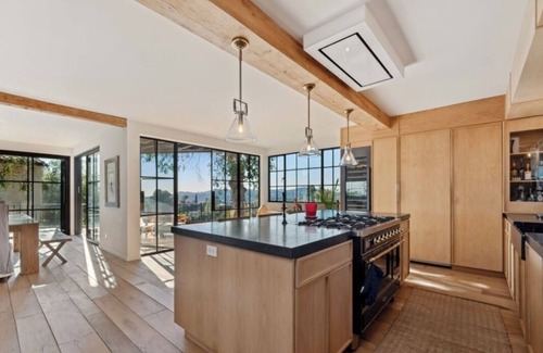 Hollywoodland Casa | Luxury Zen Oasis, Central, w Hollywood Sign View!