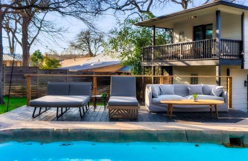 Barton Hills Casa | Luxury Zilker Home Pool Hot Tub and 2 Kitchens