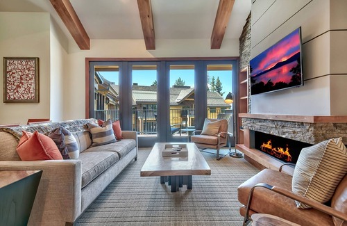 Lakeside Park Condominio | LuxuryÂ 3br Steps From Heavenly Village & Gondola 3 Bedroom Condo by RedAwning