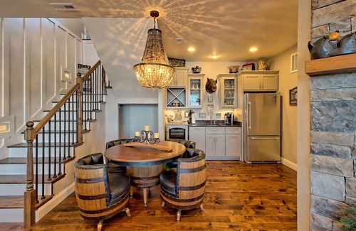 Blairsville Casa | Propiedad LuxuryLakefront, muelle doble, parrilla, pontón, bañera de hidromasaje.