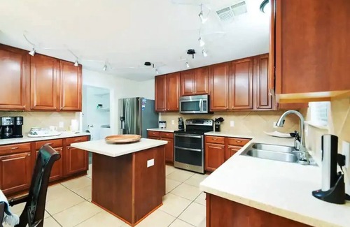 Wetmore Casa | LuxuryPool&Jacuzzi -SeaWorld & 6 Flags|12slps|WIFI