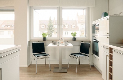 Sudweststadt Ostlicher Teil Apartamento | Luxus-3-zimmer Wohnung am Kolpingplatz Inkl. Garage und Balkon