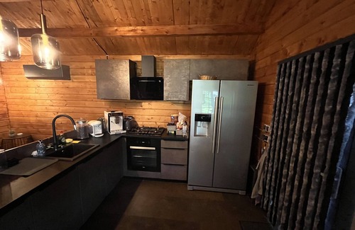 Helden Chalet De Esquí | Luxus Chalet auf 5 Sterne Campingplatz De Heldense Bossen zu Vermieten