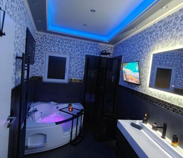 Bachviertel Apartamento | Luxus Loft Whirlpool Designer Küche Bad