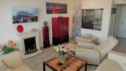 Alt-Travemunde/Ronnau Apartamento | Luxussuite 1A Meerblick, Maritim Residenz, 22er Stock, modernes Styling, am Strand