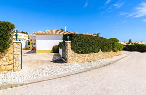 Luz Villa | Luz - Villa privada de 3 dormitorios con vistas al mar, piscina privada climatizada y WiFi gratis