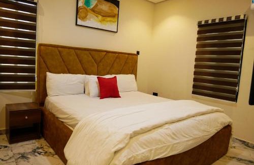 Oshodi-Isolo Apartamento | LV-21 Apartment Luxury & Cozy 1 bedroom Self Check-In Apts near Airport