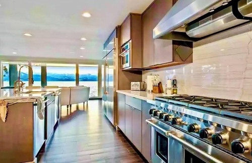 Skyland Casa | Lx 96 Tahoe lakefront Home of the Stars