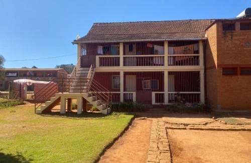 Antsirabe Casa | Lycée Picot de Clorivière dont les revenus financent l'éducation des élèves