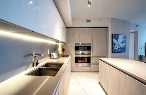 Hollywood South Central Beach Apartamento | Lyfe Residence Building - Private apts over the beach