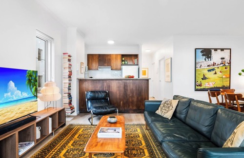 Carlton North Apartamento | Lygon St: Location and Liveability + Pool & Gym