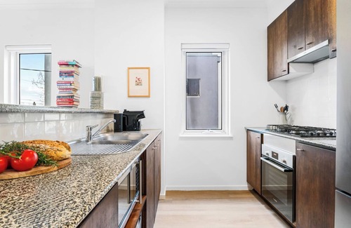Carlton North Apartamento | Lygon St: Location and Liveability + Pool & Gym