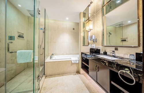 Chengdu City Centre Hotel | Lyhn International Hotel Chengdu