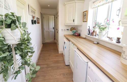 Bruff Cabaña | LYNCHPIN COTTAGE, pet friendly in Bruff, County Limerick