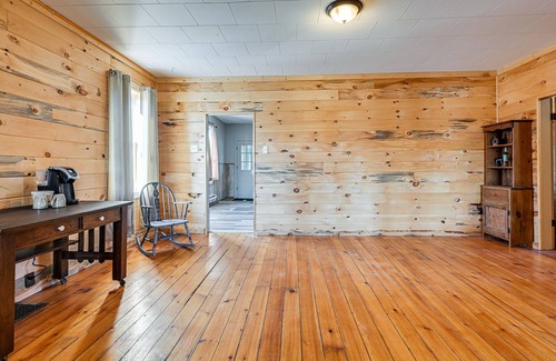 Lyndon Station Apartamento | Lyndon Station Retreat ~ 9 Mi to Wisconsin Dells!