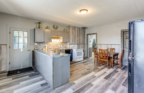 Lyndon Station Apartamento | Lyndon Station Retreat ~ 9 Mi to Wisconsin Dells!