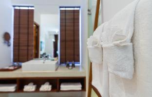 Downtown Siem Reap Hotel | Lynnaya Urban River Resort