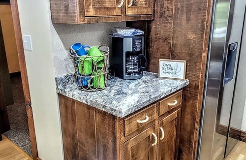 Almo Cabina | Lynnhurst Resort-Private cabin on Kentucky Lake with Hot Tub