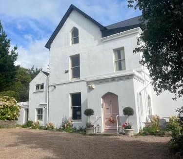 Cobh Cama Y Desayuno | Lynwood house