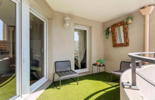 8th Arrondissement Apartamento | Lyon 8th 3-Bedroom Apartment - 6 Guests