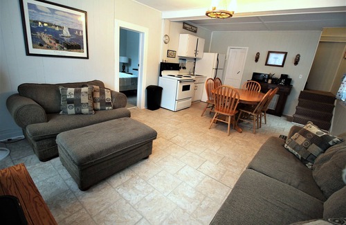 York Cabaña | Lyons Cottages - Cottage #4, 3BR Walk to the Beaches of Stanhope National Park!