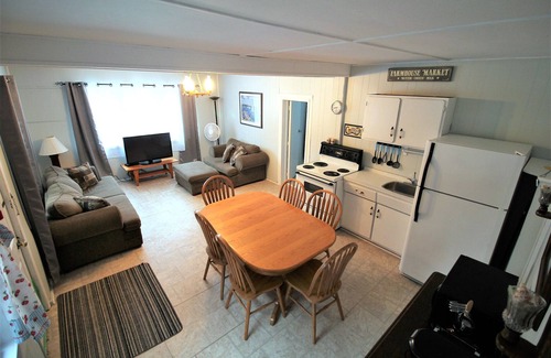 York Cabaña | Lyons Cottages - Cottage #4, 3BR Walk to the Beaches of Stanhope National Park!