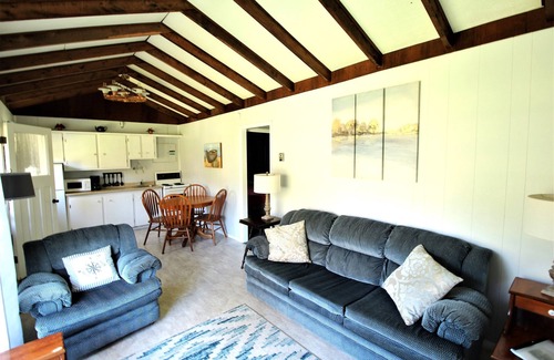 Stanhope Cabaña | Lyons Cottages - Cottage #2, 2BR Walk to the Beaches of Stanhope National Park!