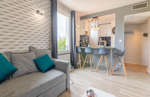 Magny-le-Hongre Apartamento | LYS - 7 Min des parcs Walt Disney- Parfait pour les familles- Arrivée Autonome - Parking & Wifi Gratuit