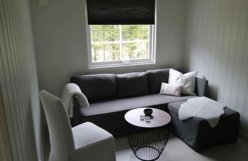 Gvarv Apartamento | Lys og moderne leilighet i Bø.