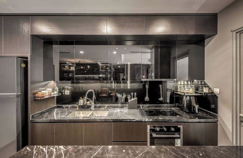 Hang Xanh Hotel | Lyshing Apartment in Vinhomes Luxury Landmark