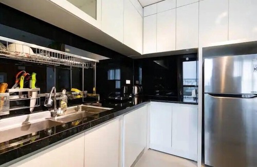 Hang Xanh Hotel | Lyshing Apartment in Vinhomes Luxury Landmark