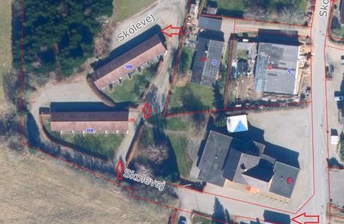 Havnbjerg Apartamento | Lyst dobbelt værelse med egen indgang og bad