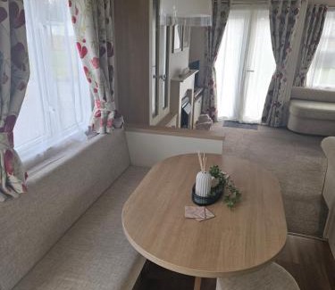 Wesham Complejo | Lytham Luxe 6 Birth Caravan