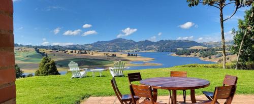 Choconta Casa | Mágica CASA FINCA represa del Sisga wi-fi, tv, BBQ