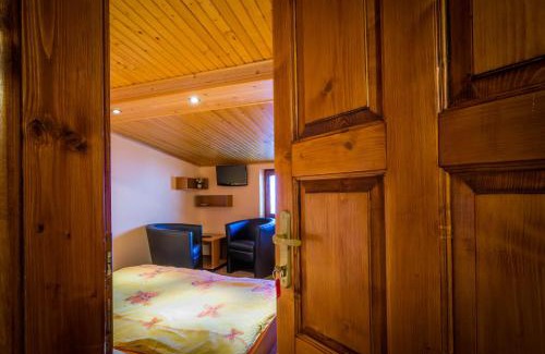 Strba Casa | Mária Kičáková TATRY MKS