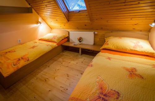 Strba Casa | Mária Kičáková TATRY MKS
