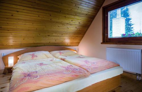 Strba Casa | Mária Kičáková TATRY MKS
