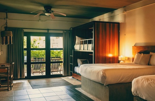Zona Hotelera Hotel | Mía Tulum Beachfront Resort - Ocean View Suites and Beach Club