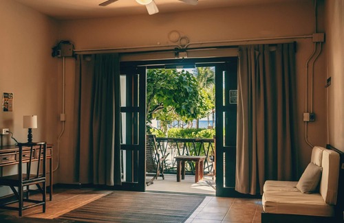 Zona Hotelera Hotel | Mía Tulum Beachfront Resort - Ocean View Suites and Beach Club