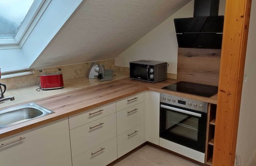 Hofheim in Unterfranken Apartamento | Möbilierte Renovierte Ferienwohnung mit Balkon