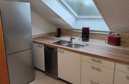 Hofheim in Unterfranken Apartamento | Möbilierte Renovierte Ferienwohnung mit Balkon