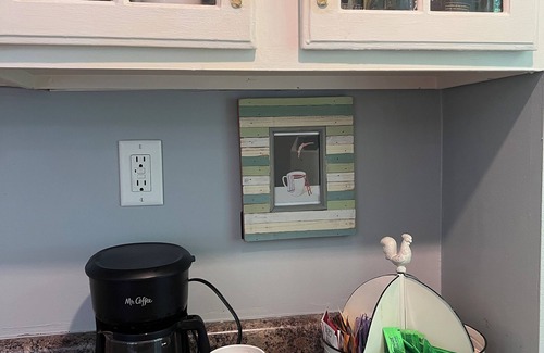 Frankfort Casa | M-22 home, 3 min to Lake Michigan and surrounded by hiking trails!