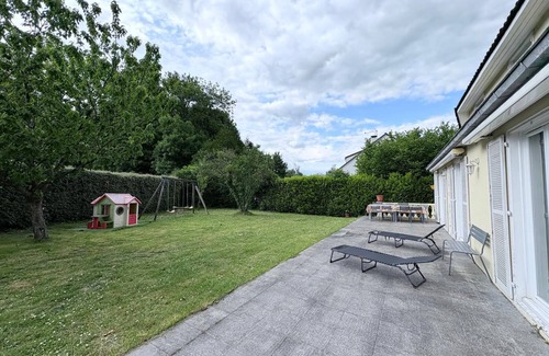 Croissy-Beaubourg Casa | M&A Spacious Country House for 11 Guests, Near Disneyland and Paris,with Parking
